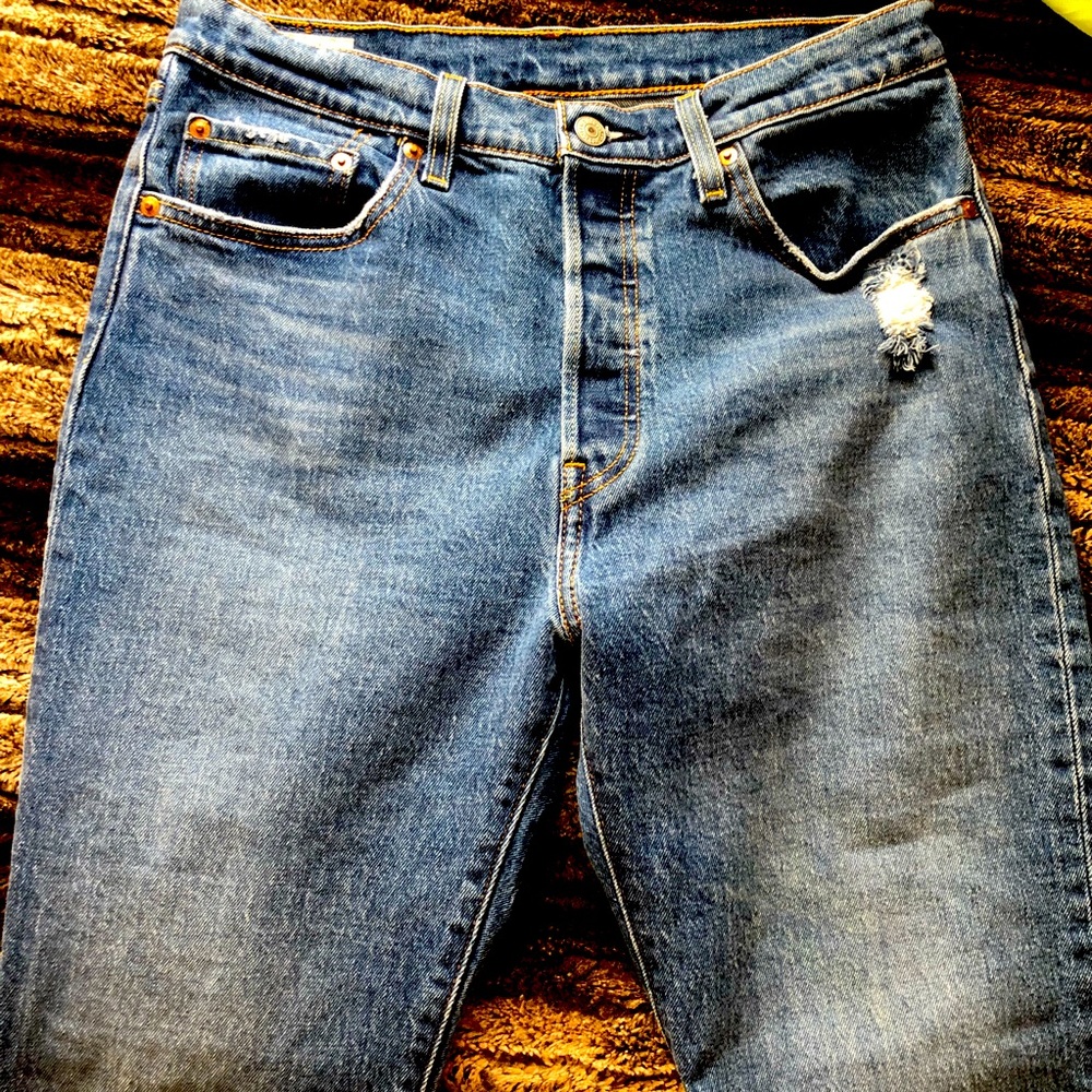 501 Levi’s women cropped jeans